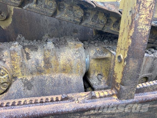 CAT D8T Гусеничные бульдозеры