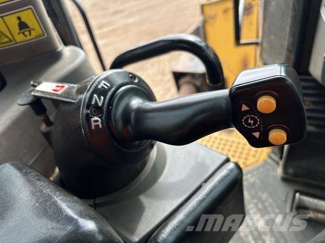 CAT D9T Buldozere pe senile