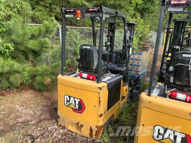 CAT EC15N شاحنات ذات رافعات شوكية - أخرى