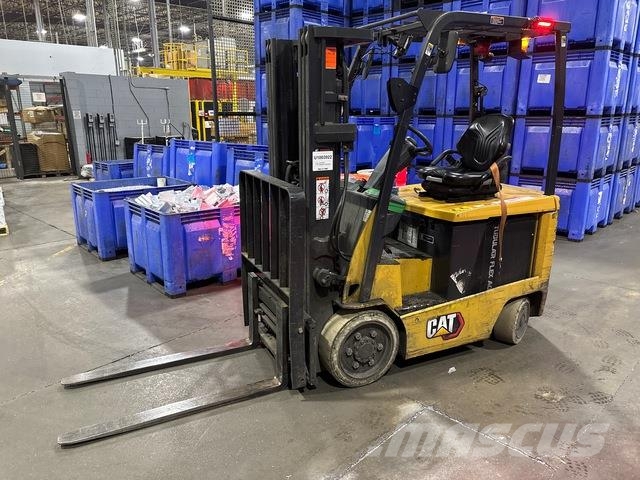 CAT EC25N2 電動堆高機