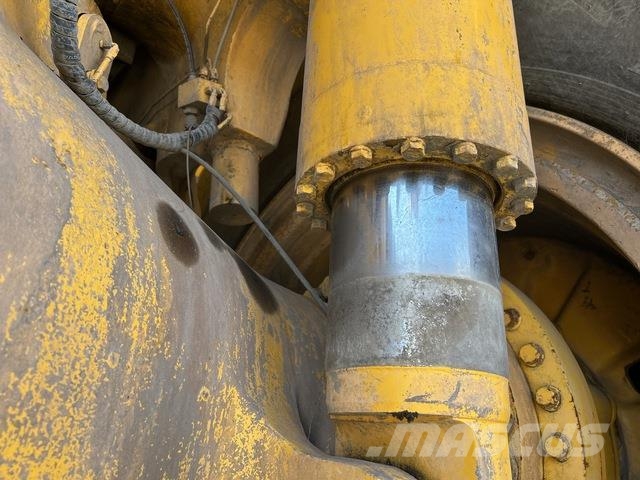 CAT HD785-5 Articulated Haulers