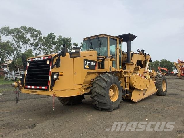 CAT RM-300 Talajtömörítő gépek