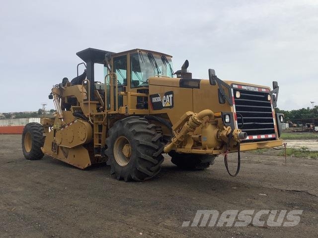 CAT RM-300 Talajtömörítő gépek
