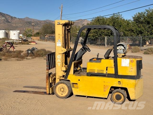 CAT TC100D شاحنات ذات رافعات شوكية - أخرى