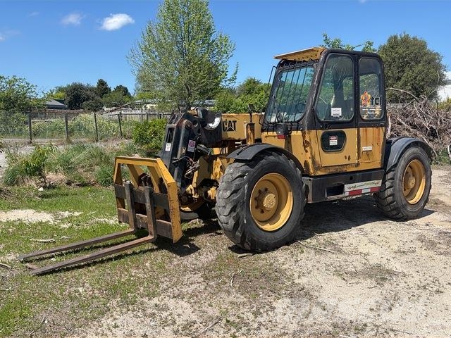 CAT TH62 Telescopic handlers