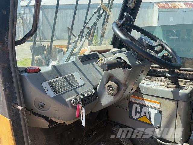 CAT TH62 Telescopic handlers