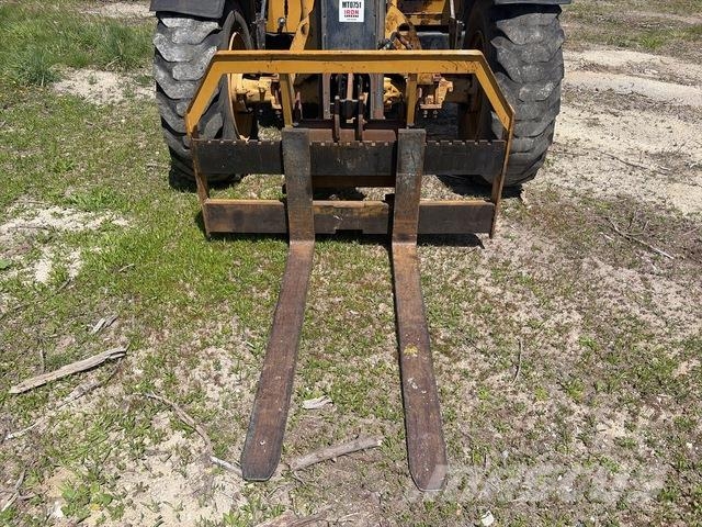 CAT TH62 Telescopic handlers