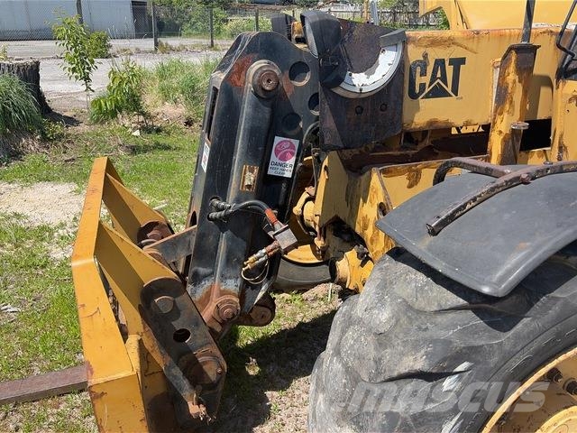 CAT TH62 Telescopic handlers