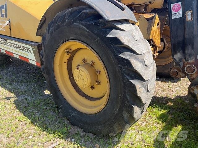 CAT TH62 Telescopic handlers
