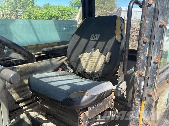 CAT TH62 Telescopic handlers