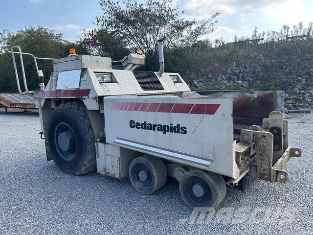 Cedarapids CR-451 Asfaltni finišeri