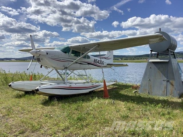 Cessna A185F Skywagon Vybavení letiště