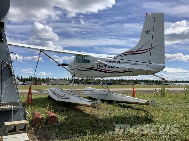 Cessna A185F Skywagon Vybavení letiště
