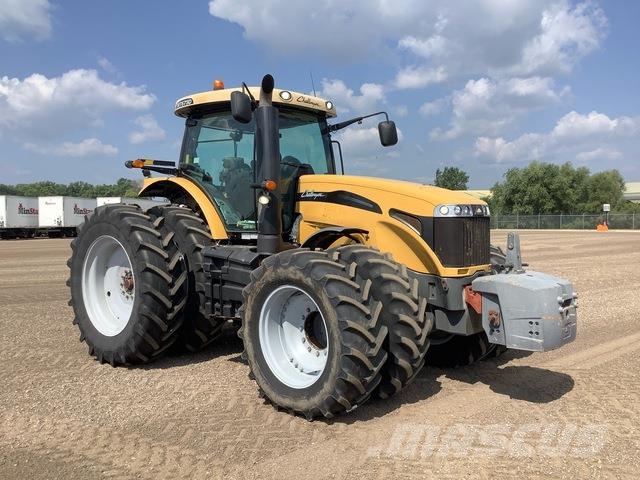 Challenger MT675D トラクター