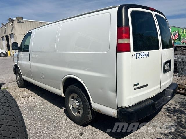 Chevrolet 2500 Box trucks