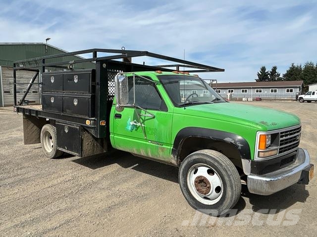 Chevrolet 3500 Tovornjaki s kesonom/platojem