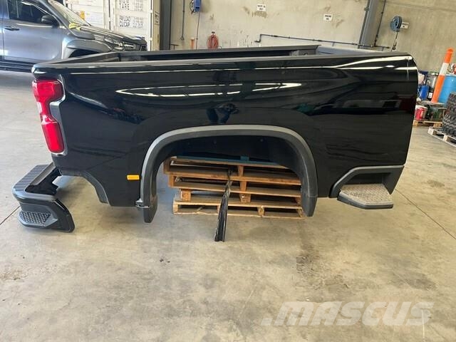 Chevrolet Body & Parts - Fits 2024 Chevrolet Silverado 2500 Gradbeništvo - drugo