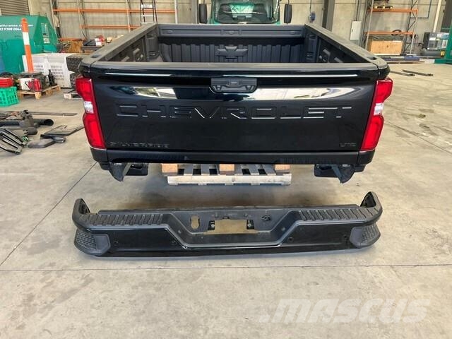 Chevrolet Body & Parts - Fits 2024 Chevrolet Silverado 2500 Utilaje construcții - Altele