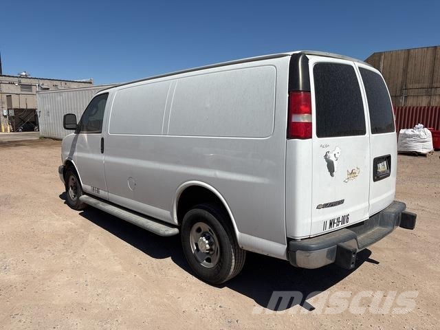 Chevrolet Express 2500 패널 화물차