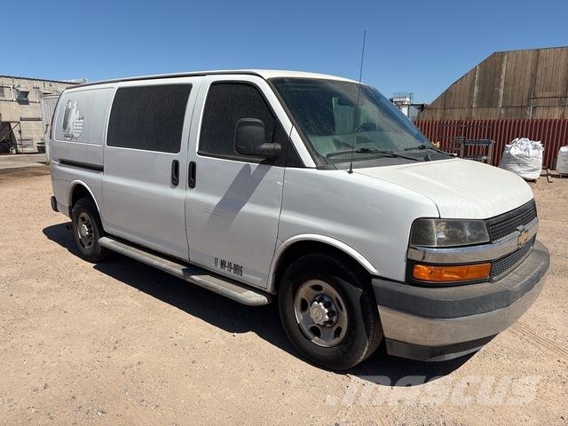 Chevrolet Express 2500 패널 화물차
