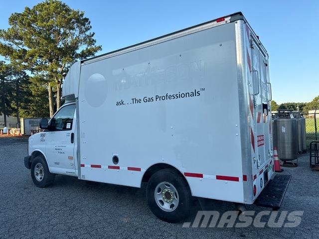 Chevrolet Express 3500 厢式货车