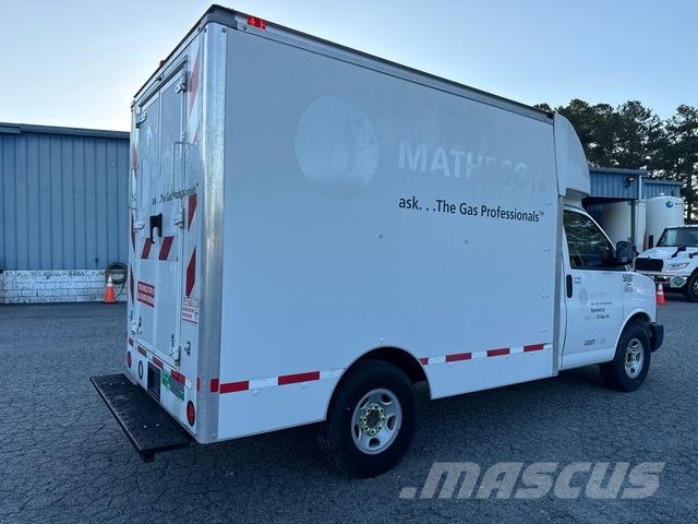Chevrolet Express 3500 厢式货车