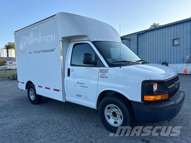 Chevrolet Express 3500 厢式货车