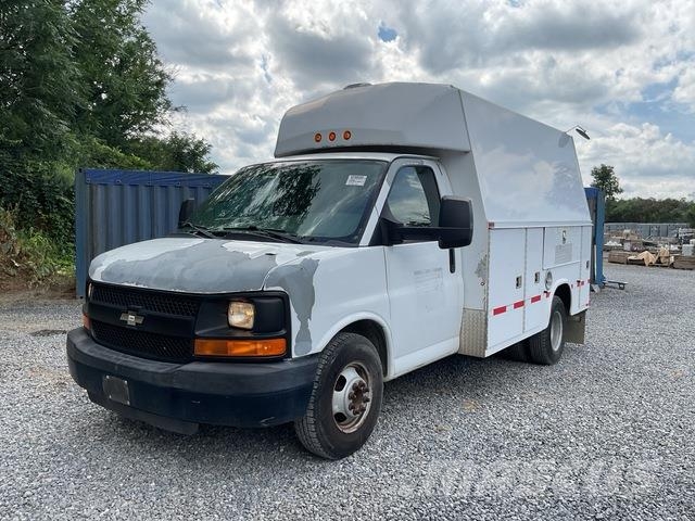 Chevrolet Express 3500 Vieglais kravas automobilis/izkraušana no sāniem