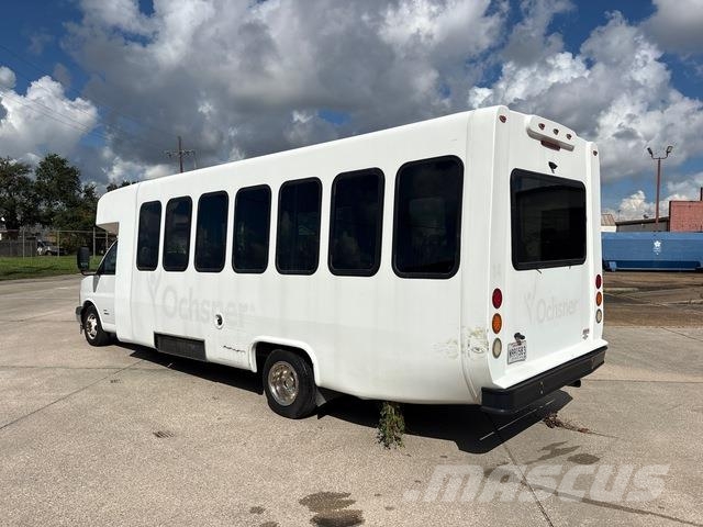 Chevrolet G4500 Express Mini bus