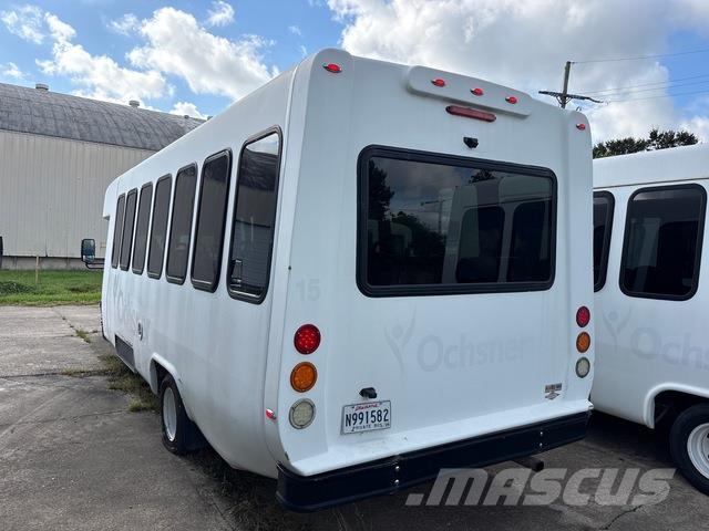 Chevrolet G4500 Express Mini bus
