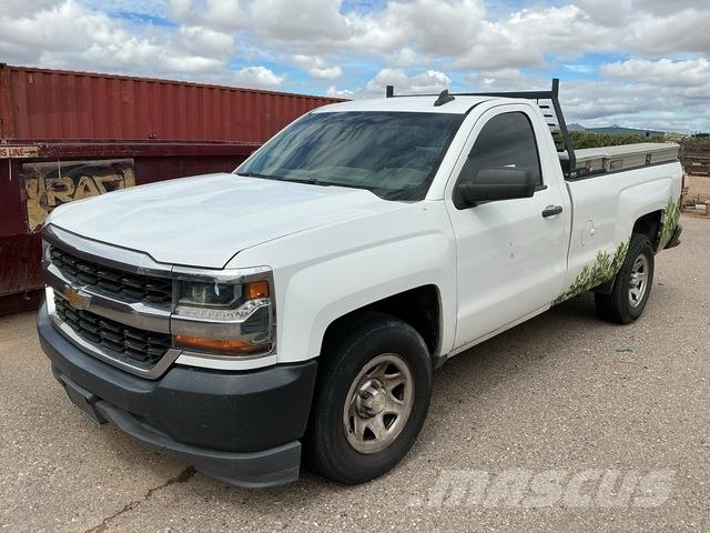 Chevrolet Silverado 1500 Vieglais kravas automobilis/izkraušana no sāniem