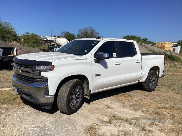Chevrolet Silverado 1500 شاحنات خفيفة/مفصلية الجوانب