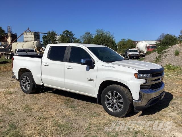 Chevrolet Silverado 1500 شاحنات خفيفة/مفصلية الجوانب