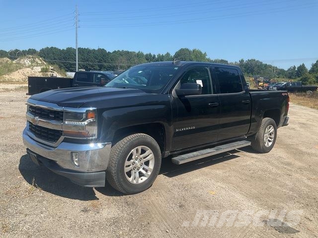 Chevrolet Silverado 1500 شاحنات خفيفة/مفصلية الجوانب