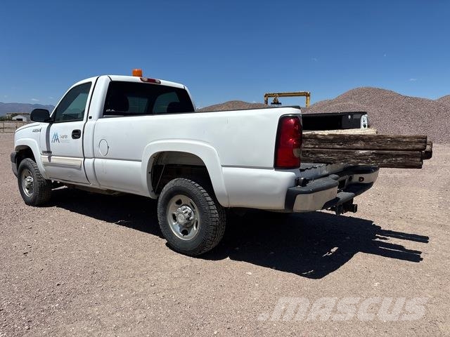 Chevrolet Silverado 2500HD شاحنات خفيفة/مفصلية الجوانب