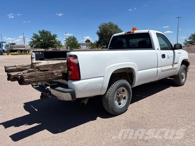 Chevrolet Silverado 2500HD شاحنات خفيفة/مفصلية الجوانب