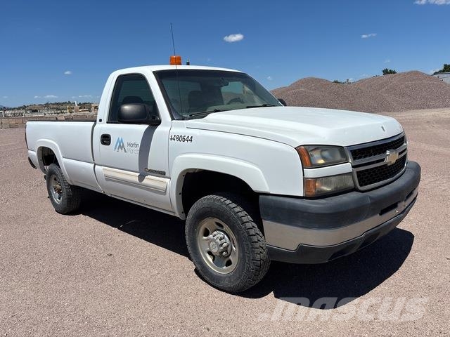Chevrolet Silverado 2500HD شاحنات خفيفة/مفصلية الجوانب
