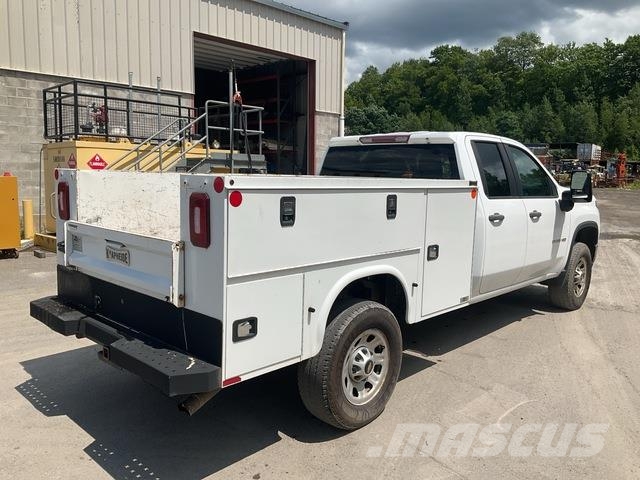 Chevrolet Silverado 3500HD Пикапи