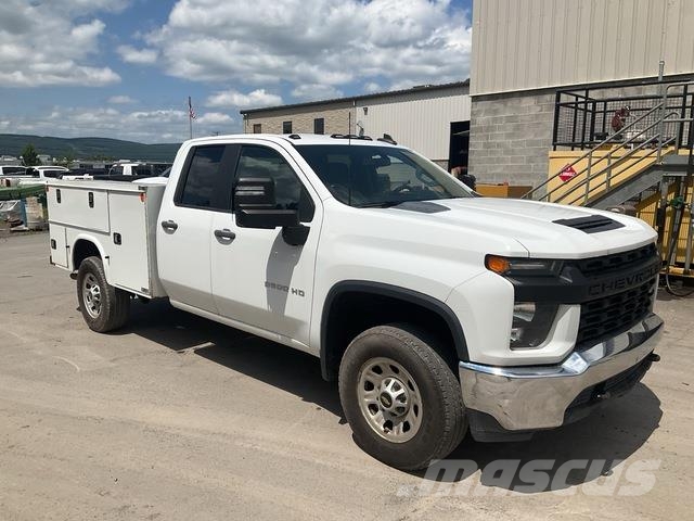 Chevrolet Silverado 3500HD Пикапи
