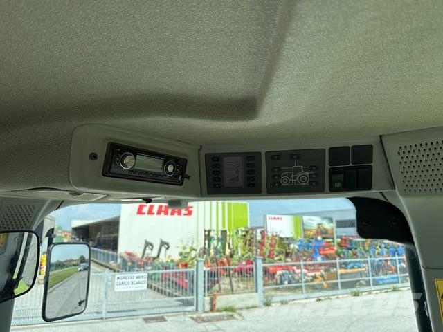 CLAAS Arion 550 Tractoare