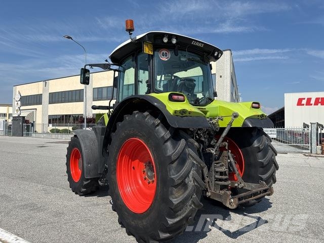 CLAAS Arion 550 Tractoare