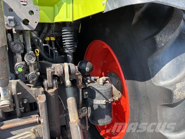 CLAAS Arion 550 Tractoare