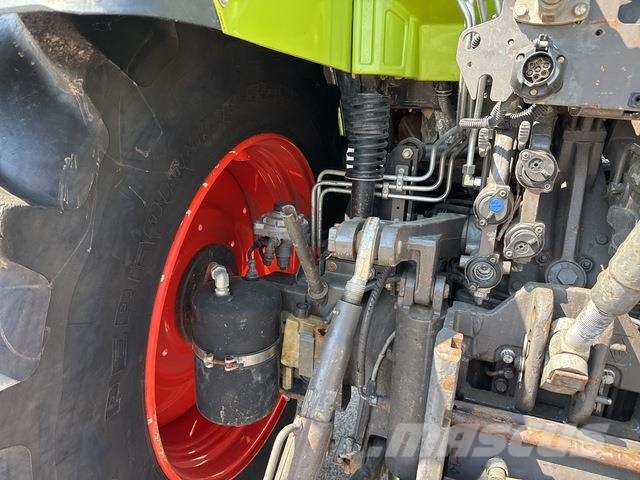 CLAAS Arion 550 Tractoare