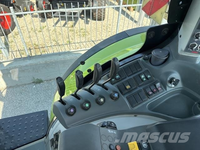 CLAAS Arion 630 Tractoare