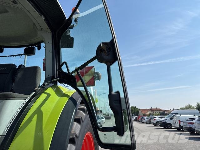 CLAAS Arion 630 Tractoare