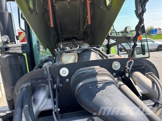 CLAAS Arion 630 Tractoare