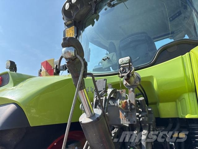 CLAAS Arion 630 Tractoare