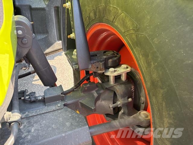 CLAAS Arion 630 Tractoare