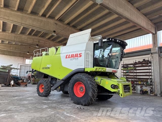 CLAAS Lexion 740 Teraviljakombainid
