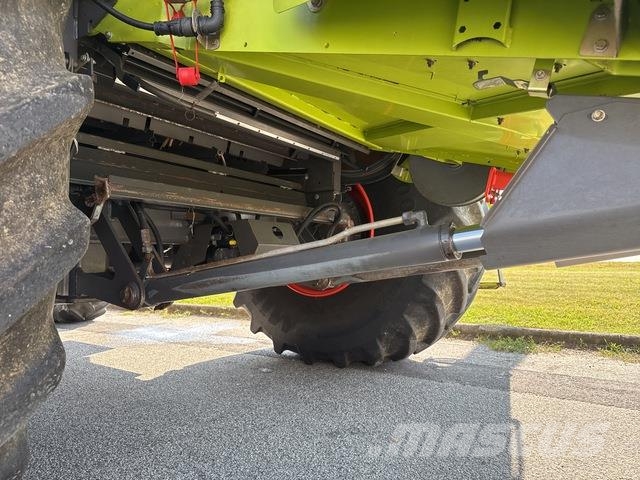 CLAAS Lexion 750 Teraviljakombainid